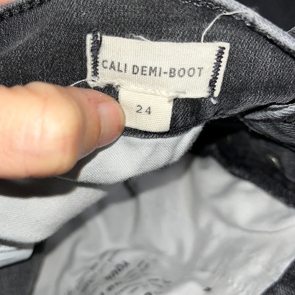 Madewell Cali Demi Boot Button-Front Jeans Bellspring Washed Black 24 - Picture 8 of 9